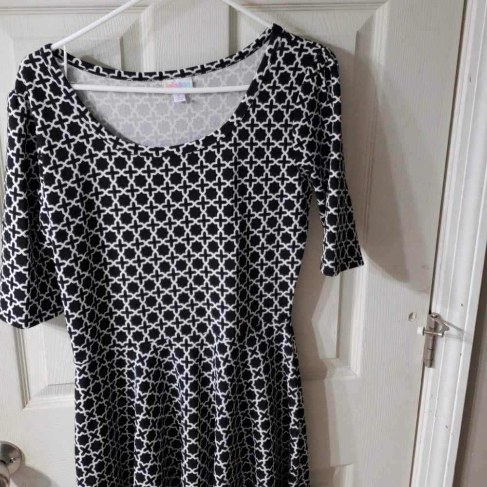 Black and white Nicole size L